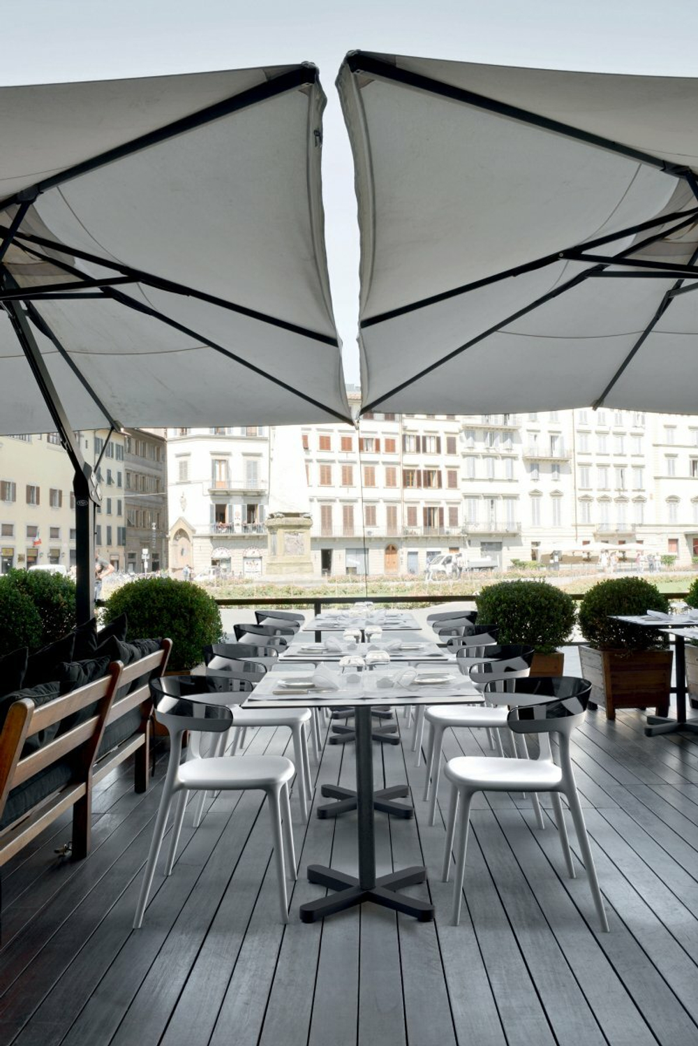 Кресло пластиковое Papatya Luna, белый, черный