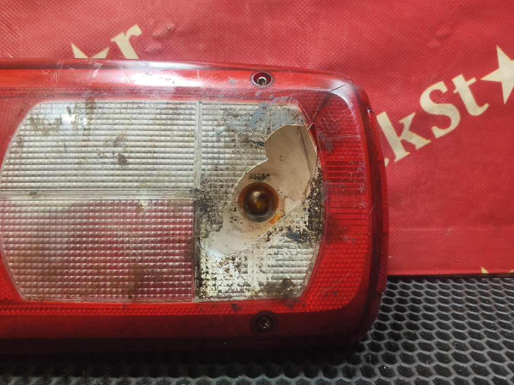 Фонарь задний левый