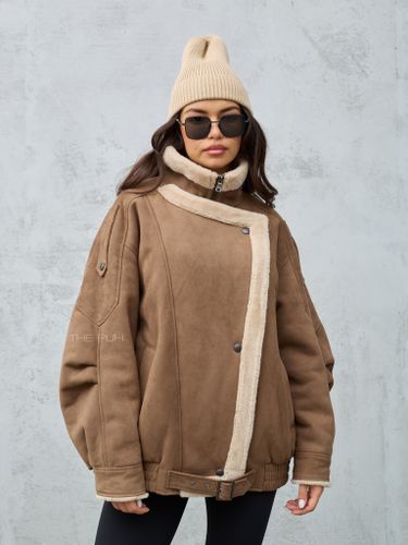 Коричневая дубленка с воротником