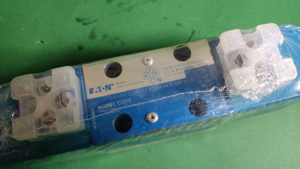 Клапан Vickers DG4V-3-2C-M-KU4-H-7-50-JA17