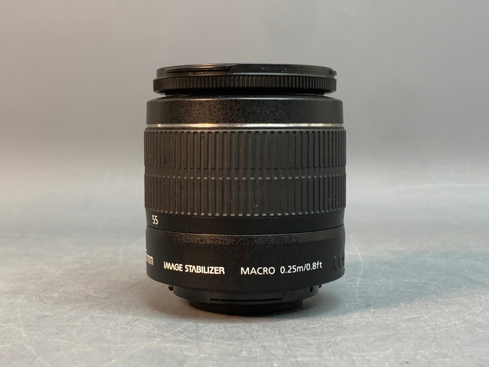 Canon 2000D Kit 18-55mm 3.5-5.6 IS II 8.000 кадров