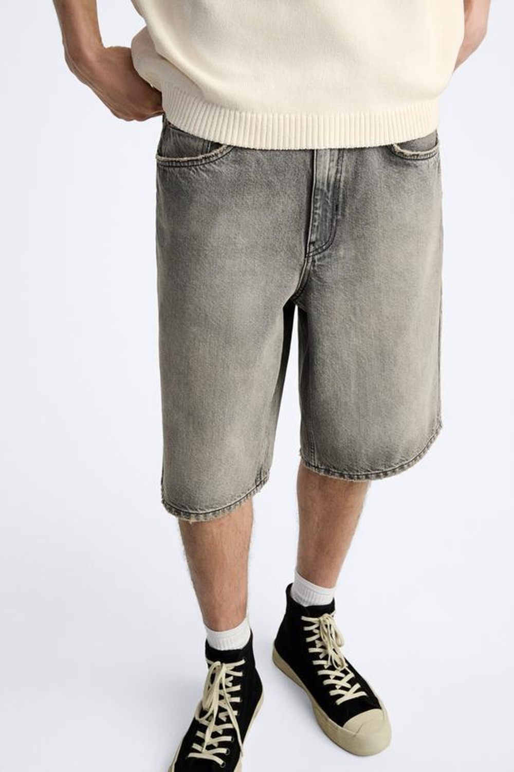 ZARA ДЖИНСОВЫЕ ШОРТЫ BAGGY-FIT, СЕРЫЙ