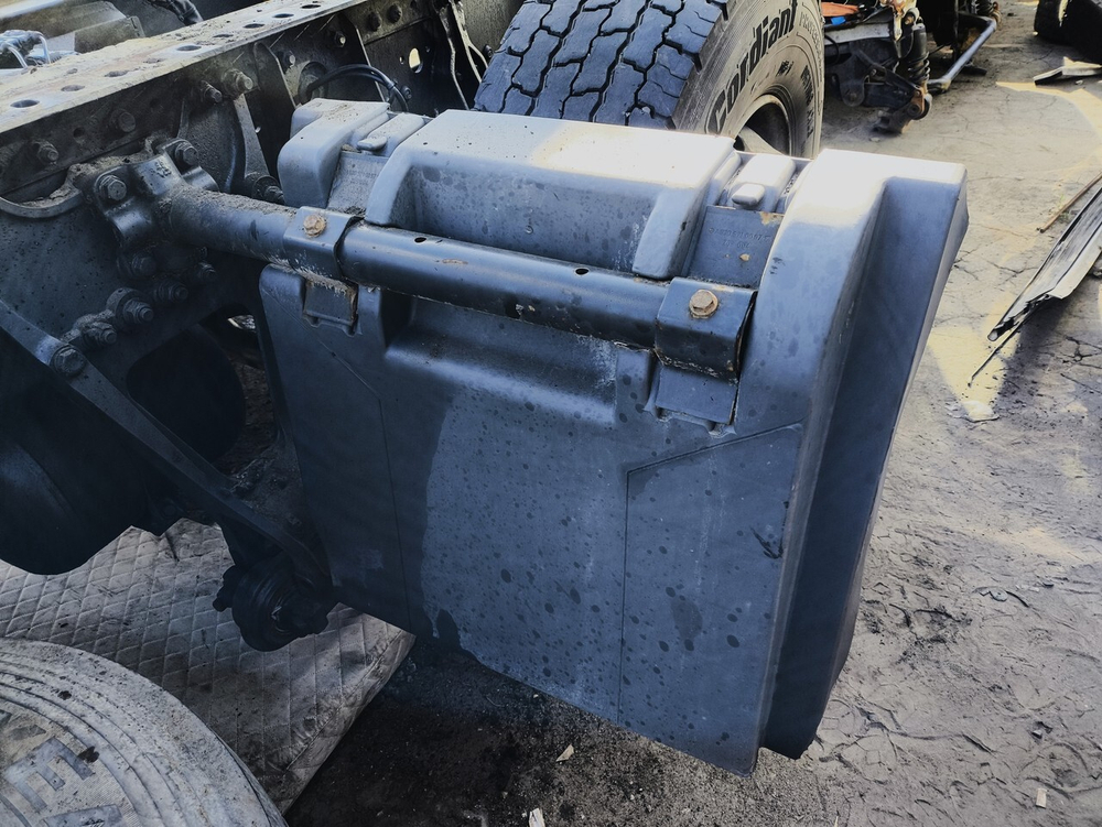 Крыло (дефект) заднее левое передняя часть 2017г.