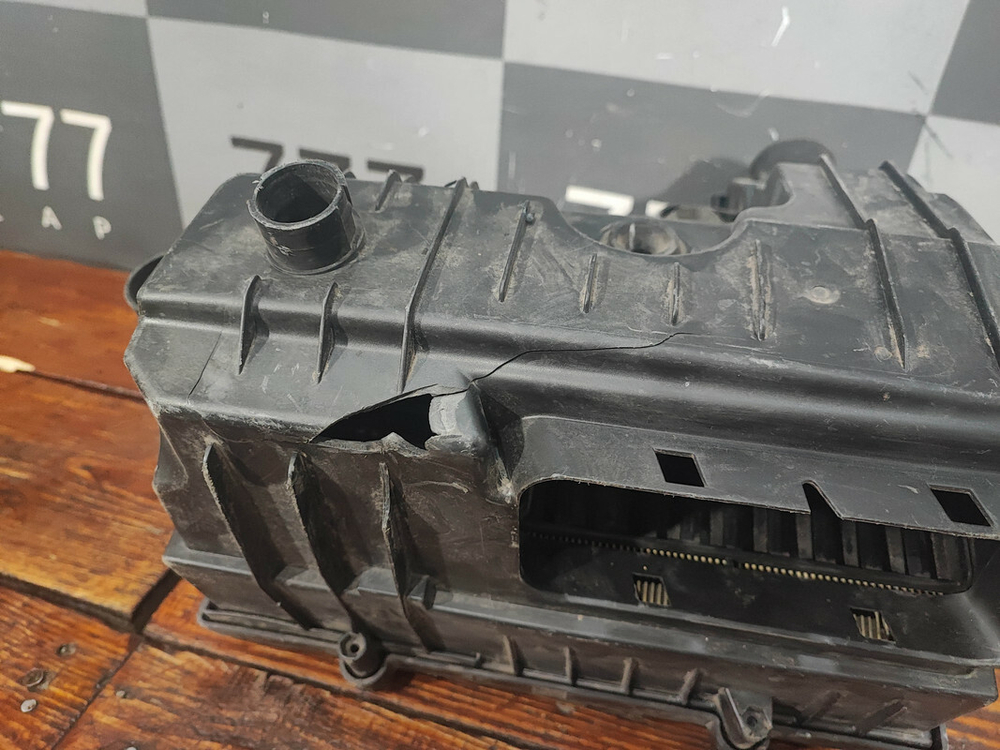 Корпус воздушного фильтра Volkswagen Tiguan 2 16-нв Б/У Оригинал 5QF129607D