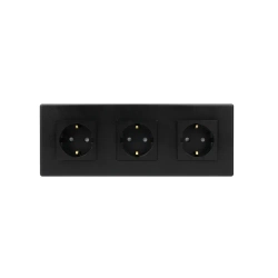 Розетка черная тройная с заземлением матовая поверхность
