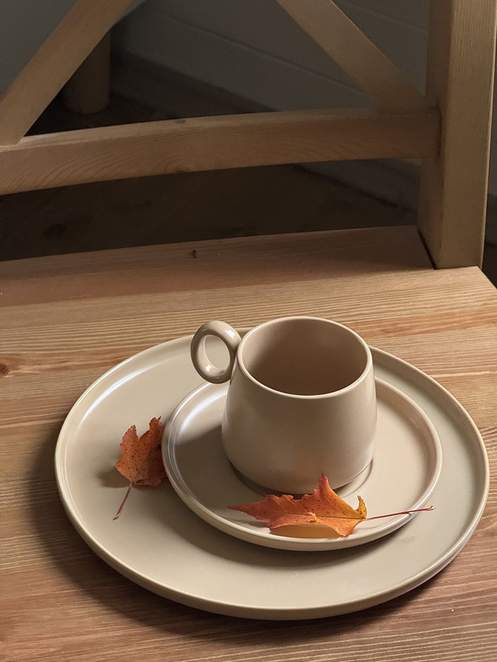 Набор из двух чайных пар бежевого цвета из коллекции Essential, 250 мл