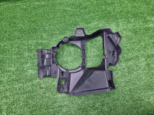 Кронштейн ПТФ правый Lexus RX 4 (2015-2019)