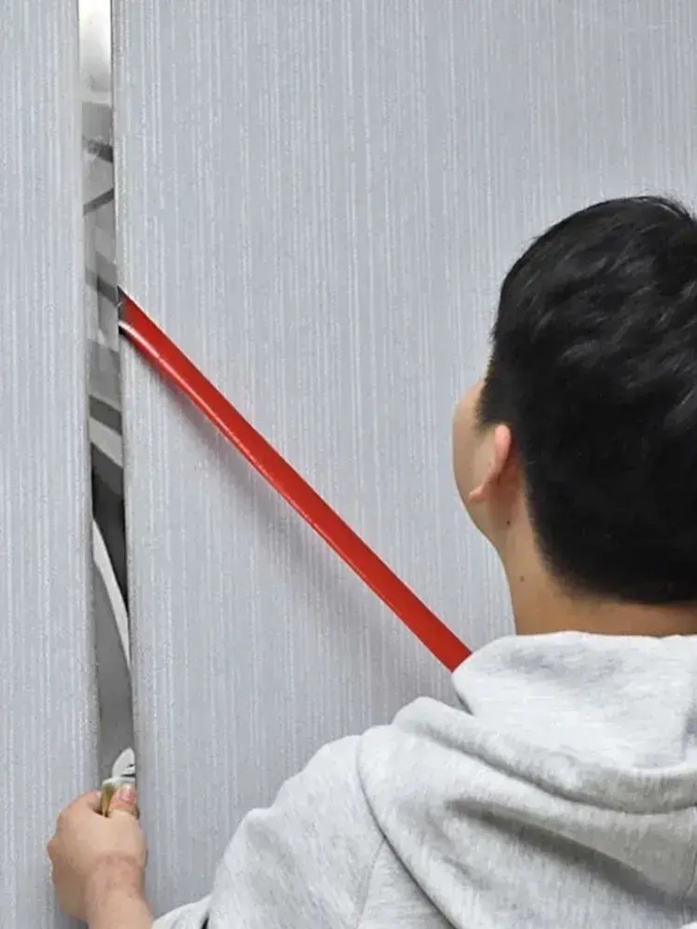 Молдинг декоративный самоклеящийся металлический серебро 15 мм