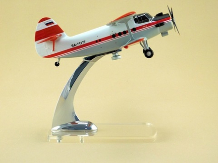 Модель самолета Ан-2 (М1:72, Краснокутское ЛУГА)