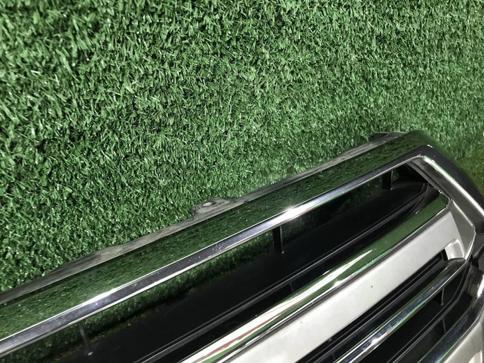 Решетка радиатора Toyota Land Cruiser 200 (2015-2021)