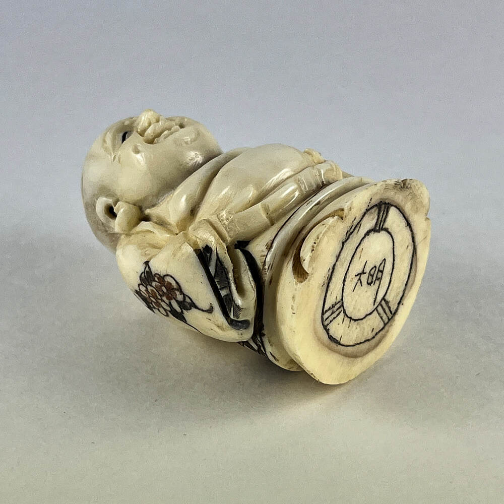 Статуэтка нэцкэ Хотей с волшебным животом