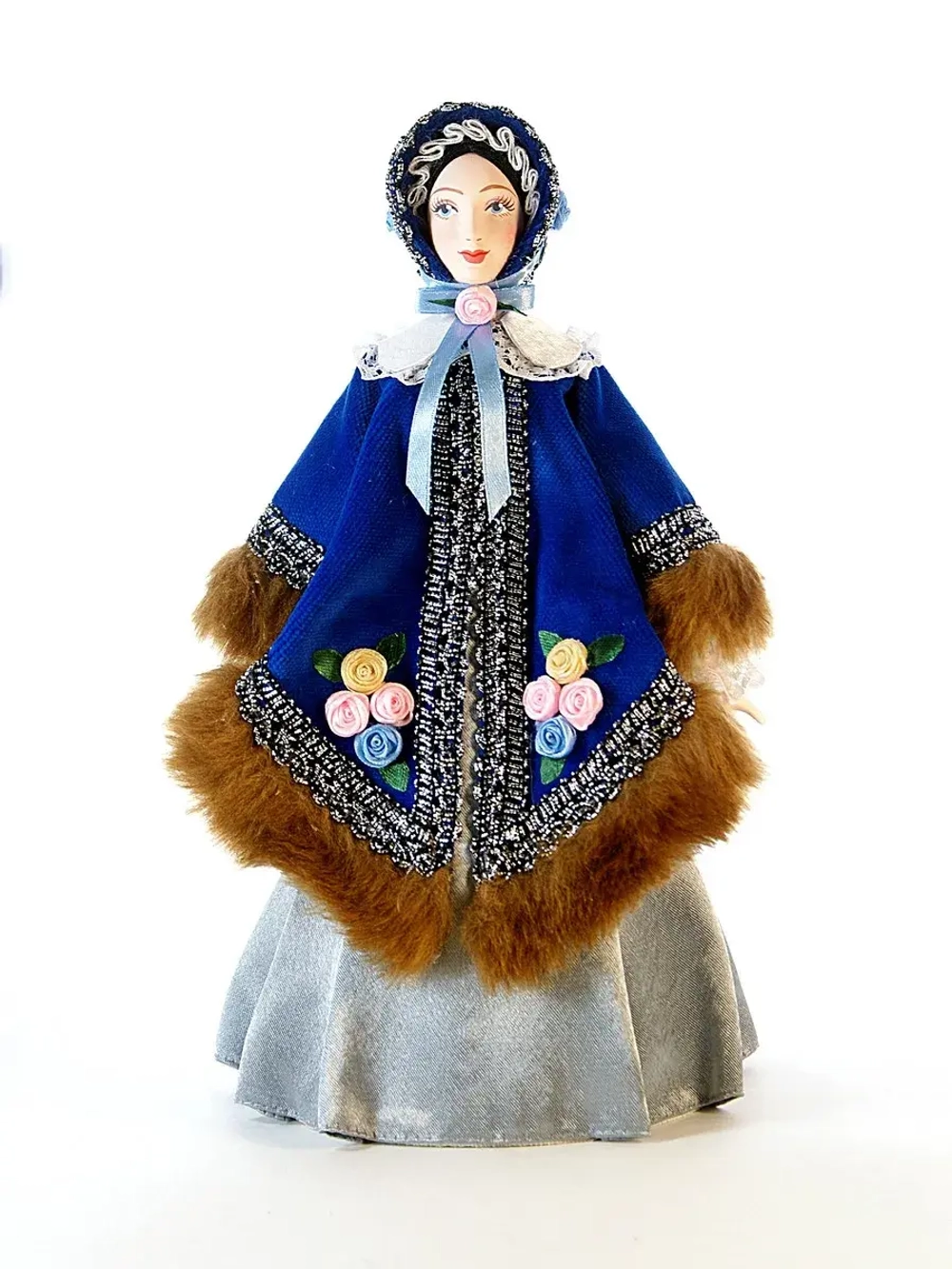 Кукла коллекционная Дама в бархатном салопе 19 века