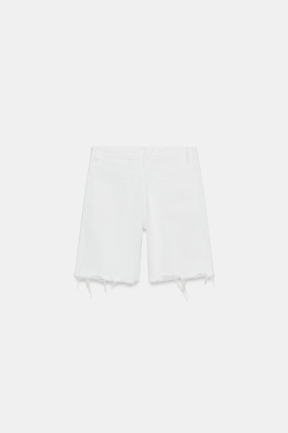ZARA ДЖИНСОВЫЕ ШОРТЫ TRF СО СРЕДНЕЙ ПОСАДКОЙ И РАЗРЕЗАМИ, БЕЛЫЙ