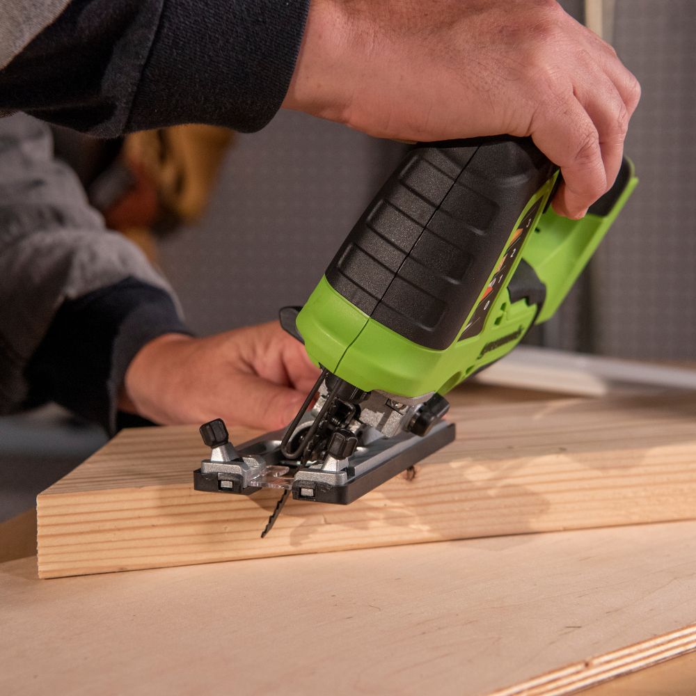 Лобзик акк. Greenworks GD24JS120, 24V, б/щет, 120 мм, 0-3500/мин, 4-ст.маятник, алю.подошва,LED,1х2Ач,ЗУ,кор (3601407CUA)