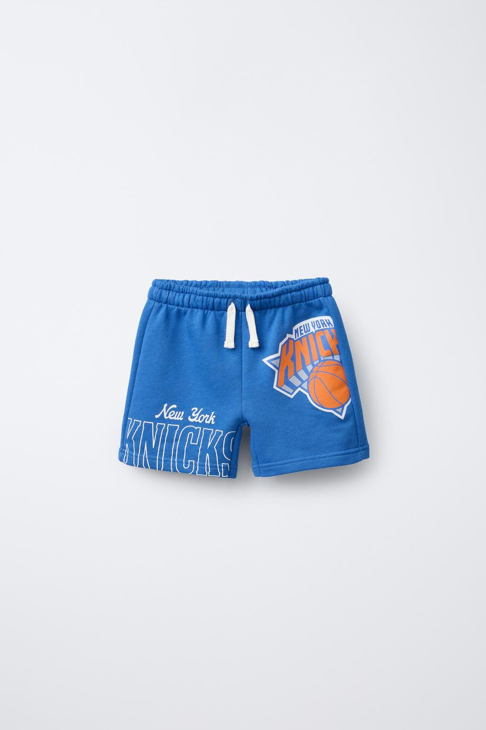 ZARA ШОРТЫ-БЕРМУДЫ С ПРИНТОМ NEW YORK KNICKS NBA ©, ЯРКО-СИНИЙ