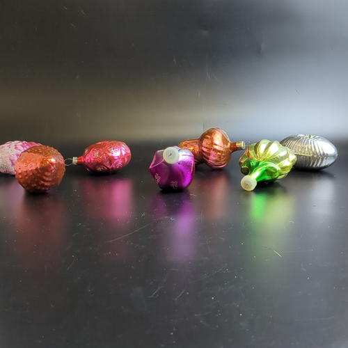 Ёлочные игрушки набор из 7 разных штук, медальоны, шишки и др, стекло, подвесные, винтаж времён СССР 1960-1980 гг. Советские ёлочные игрушки и украшения. Состояние и комплектация на фото.