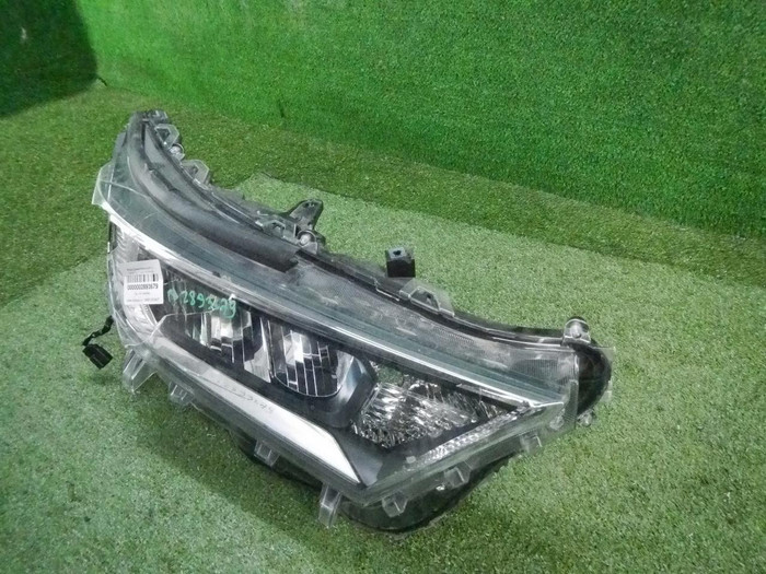 Битая Фара правая Toyota RAV4 5 XA50 (2018-н.в.) LED