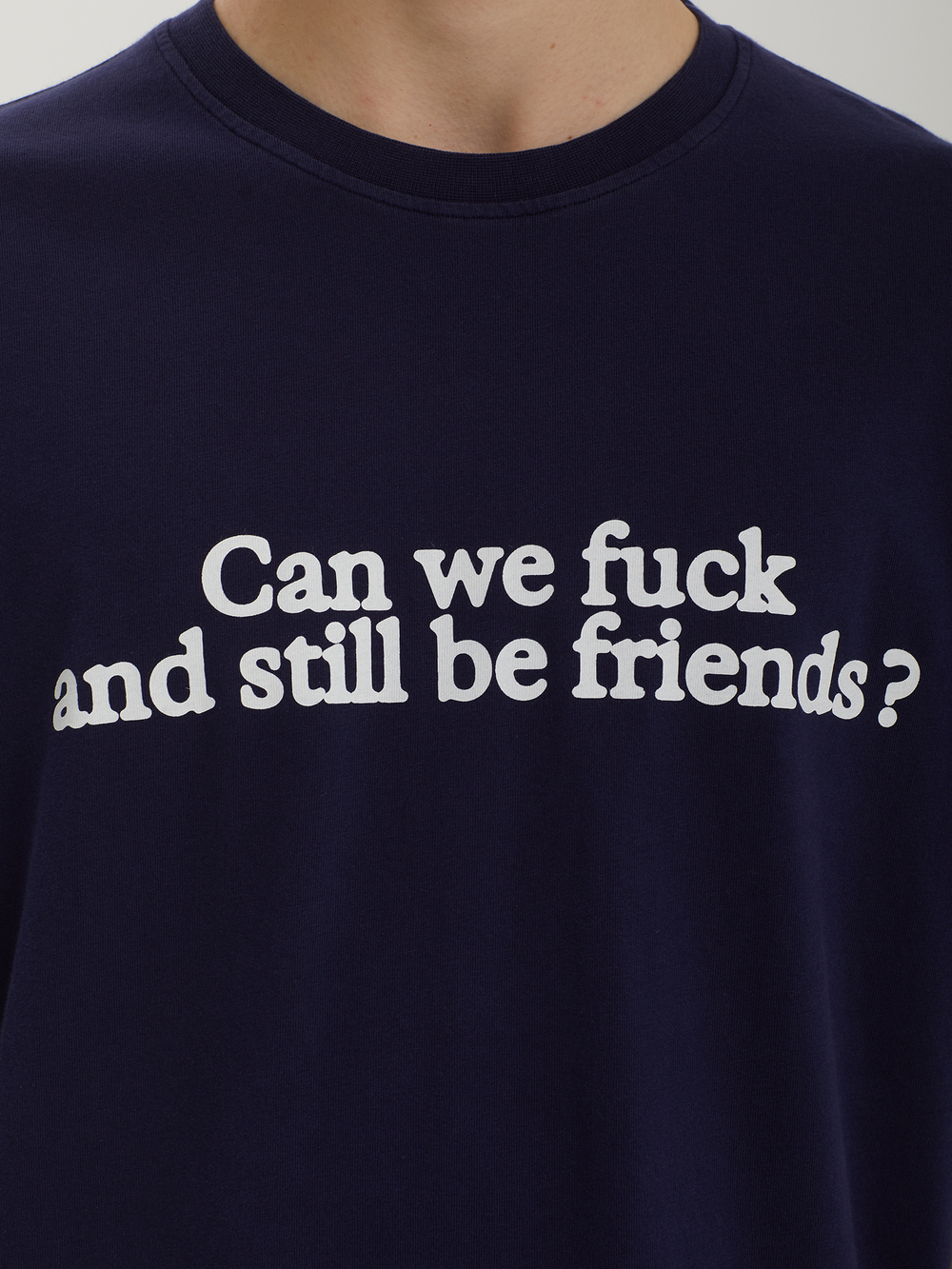 Футболка Benefits With Friends