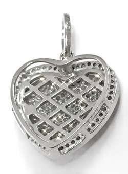 Ювелирная подвеска из серебра с фианитами