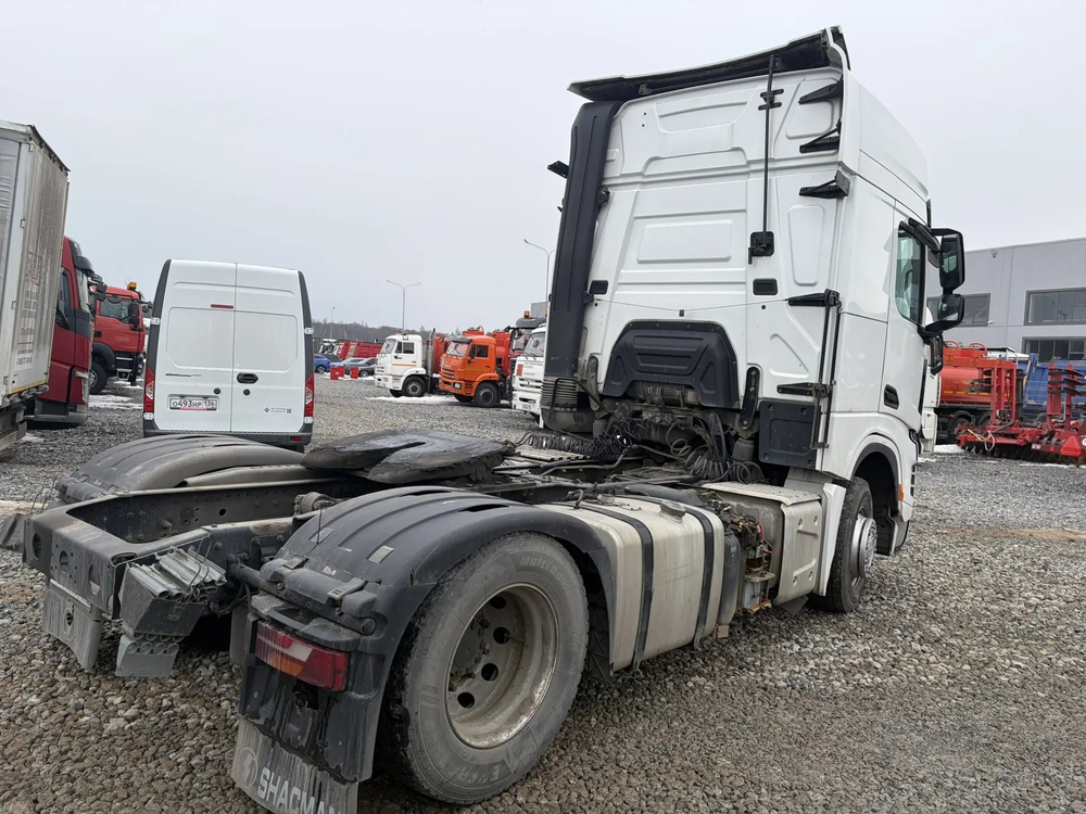 Shacman (Shaanxi) SX* 4x2 Седельный тягач SX4188YY381 (Дизельный, 12,5 л, 473 л.с., МТ)