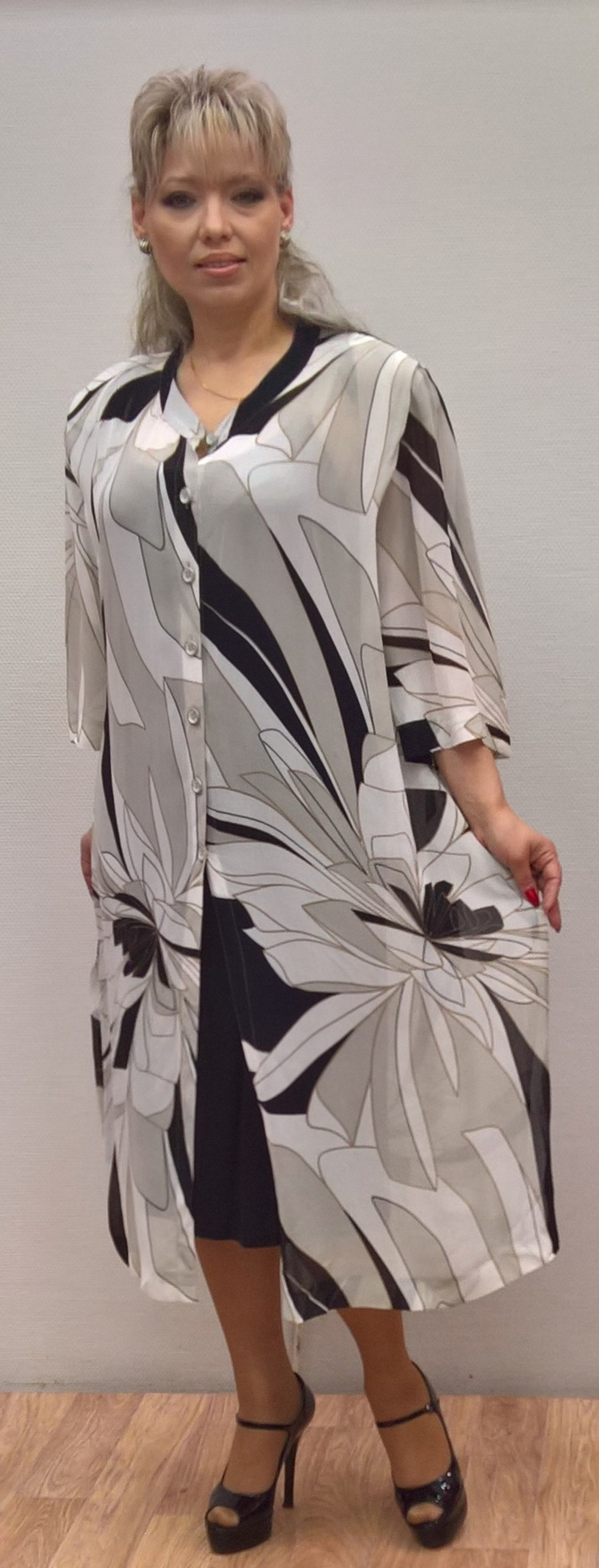 Летний молодежный кардиган на пуговицах