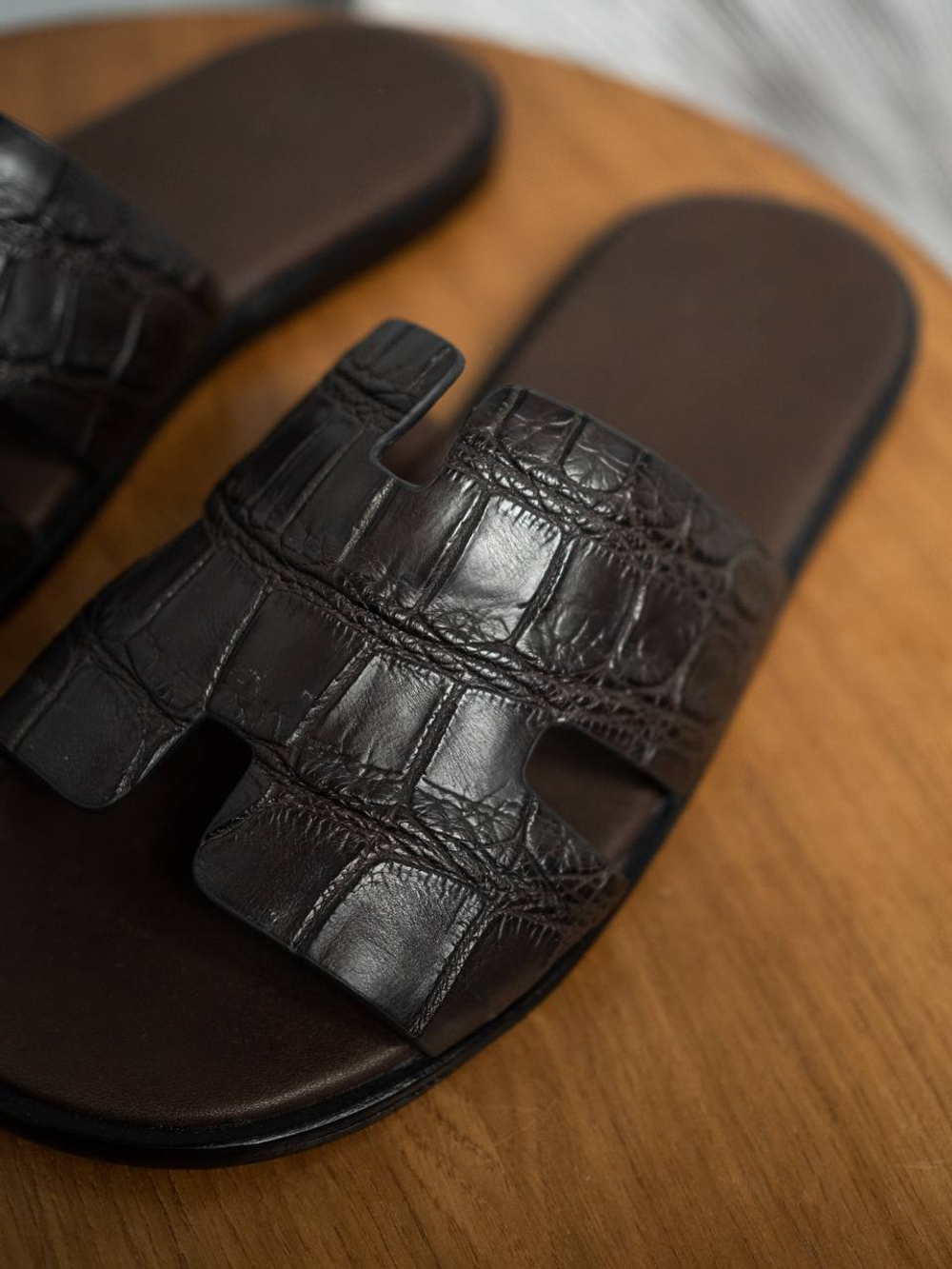 Шлепанцы Hermes из кожи крокодила, арт. 721573
