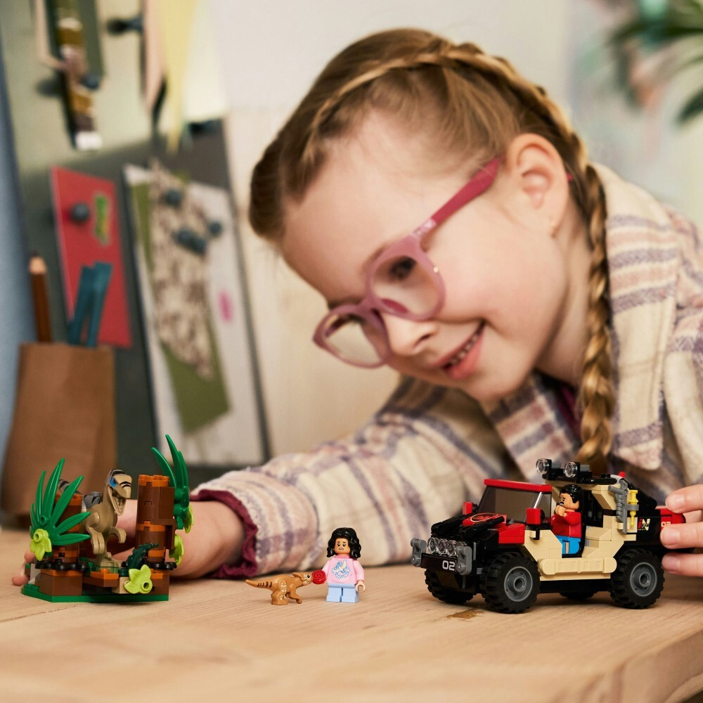 LEGO Jurassic World - Побег на вездеходе от хищника 76972