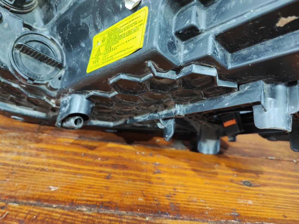 Фара правая ксенон Hyundai Santa Fe 3 (DM) 15-18 Б/У Оригинал 921042W600