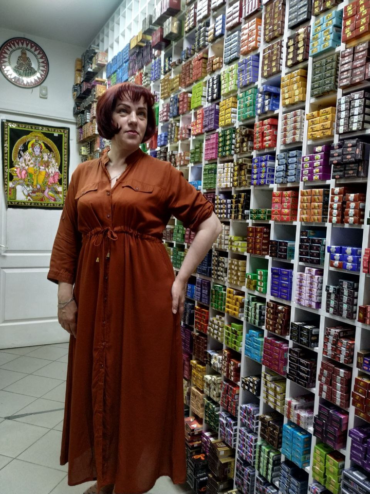 Платье-рубашка макси Shirt с завязками на поясе на пуговках с укороченным рукавом цвет коричневый