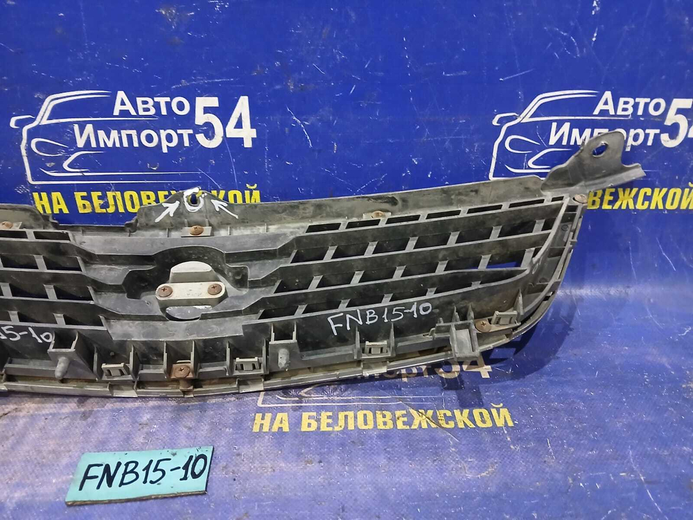 Решетка радиатора NISSAN SUNNY 2000