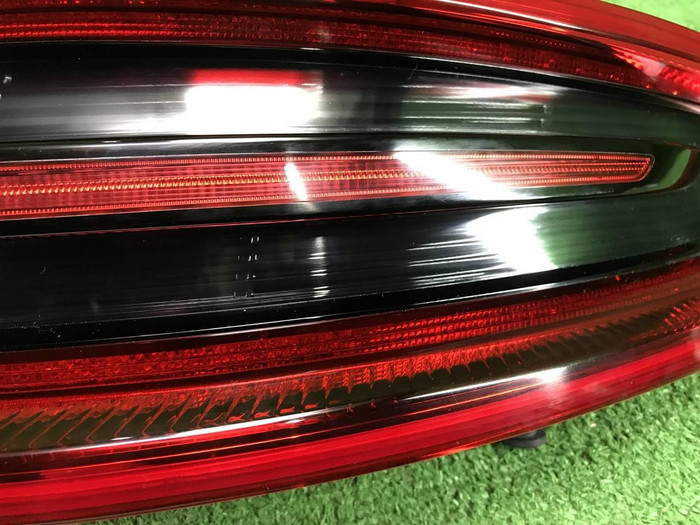 Фонарь правый внешний Porsche Macan 95b (14-18)