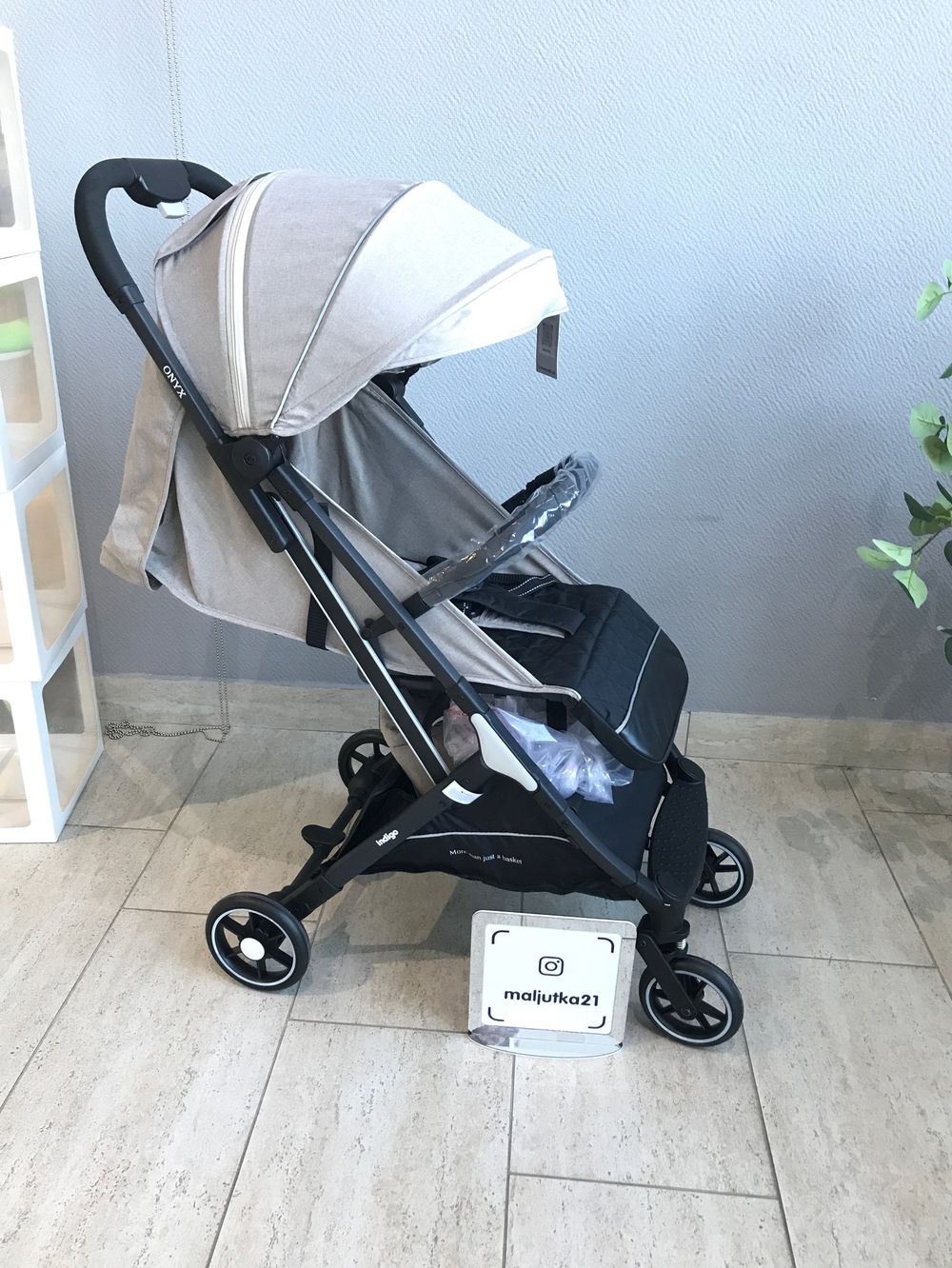 Коляска прогул.ONYX (2кол.(14см)2кол.(15,5см)) (INDIGO) (бежевый)