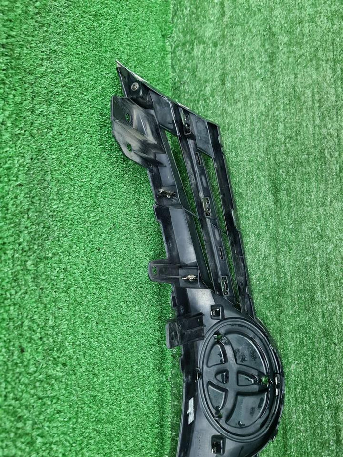 Решетка радиатора Toyota Corolla E160 (2015-2019)