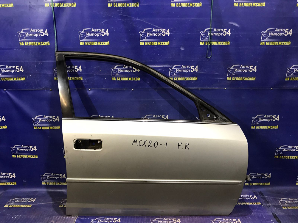 Дверь передняя правая TOYOTA PRONARD 2000