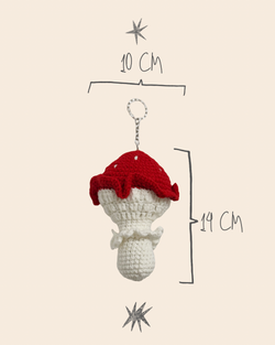 Вязаный брелок-мухомор