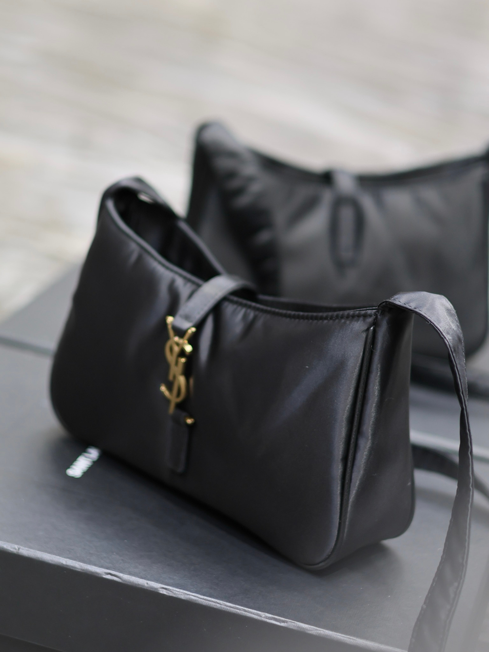 Saint Laurent Le 5 à 7 Hobo Bag