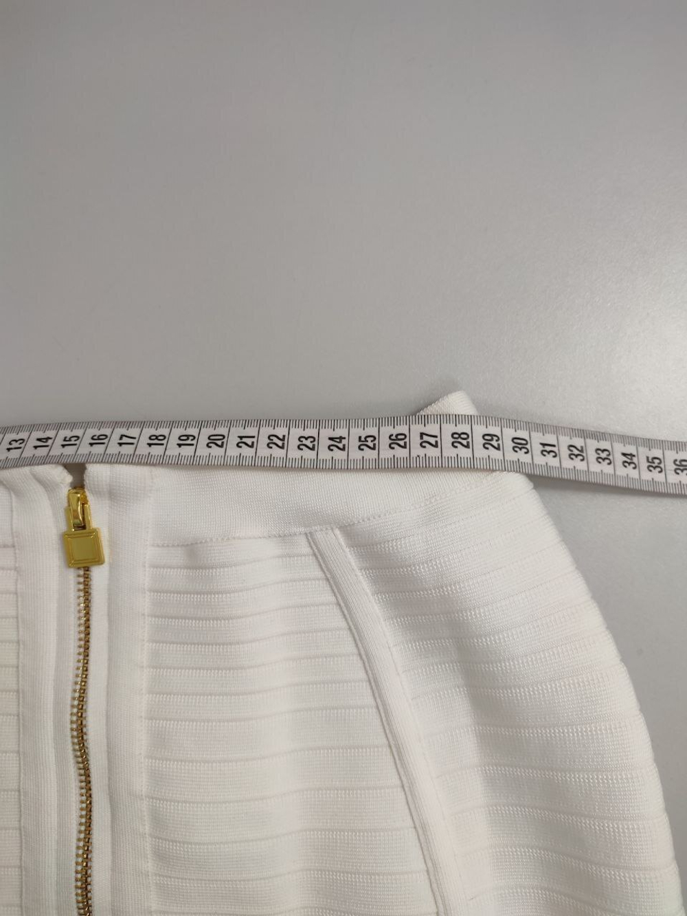 Юбка стильная из вискозы 42 размер