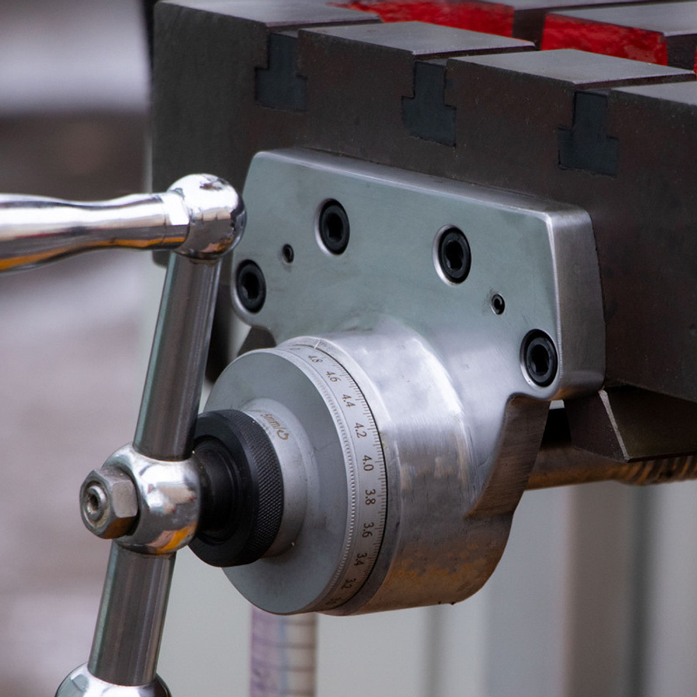 VISPROM FHX-55PD фрезерный станок с УЦИ