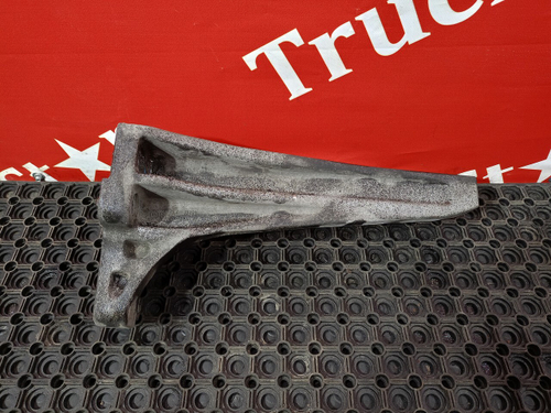 Кронштейн глушителя