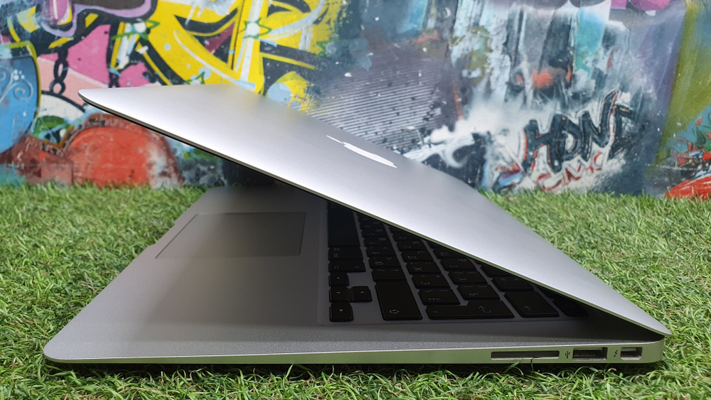 MacBook Air 13", 2013 A1466 i5/4Gb