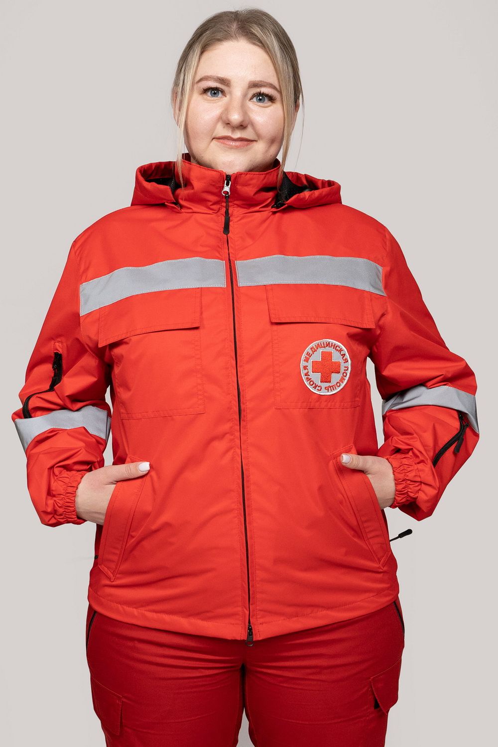 Ветровка Скорая помощь MedicLine женская цв. КРАСНЫЙ