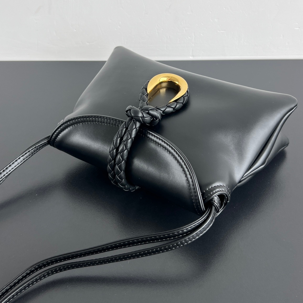 Bottega Veneta Baby Liberta 24 cm