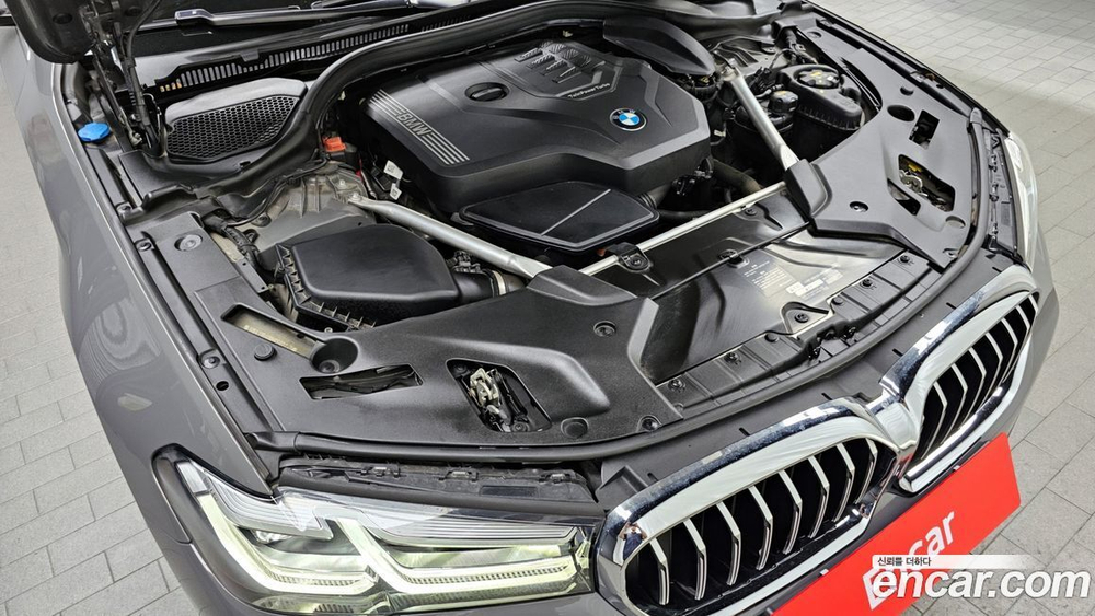 BMW 5 Series (G30) 520i M Sports (10.2020)