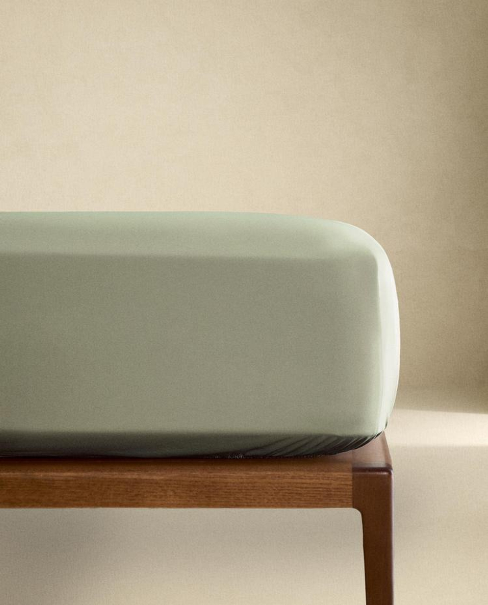 ZARA HOME (300 НИТЕЙ) ПРОСТЫНЯ ИЗ ПЕРКАЛЯ | ВЫСОТА 40 СМ, СВЕТЛО-ЗЕЛЕНЫЙ