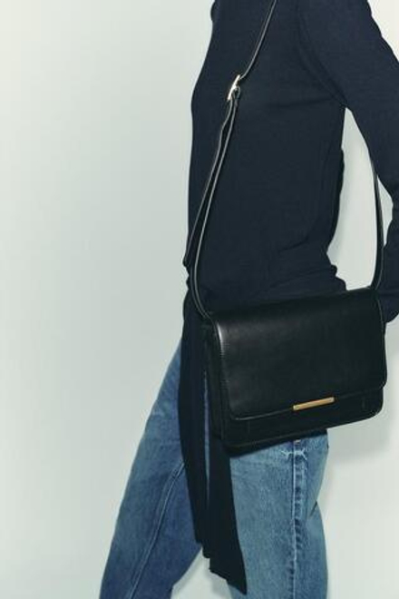 ZARA СУМКА ЧЕРЕЗ ПЛЕЧО С МЕТАЛЛИЧЕСКОЙ ДЕТАЛЬЮ, ЧЕРНЫЙ