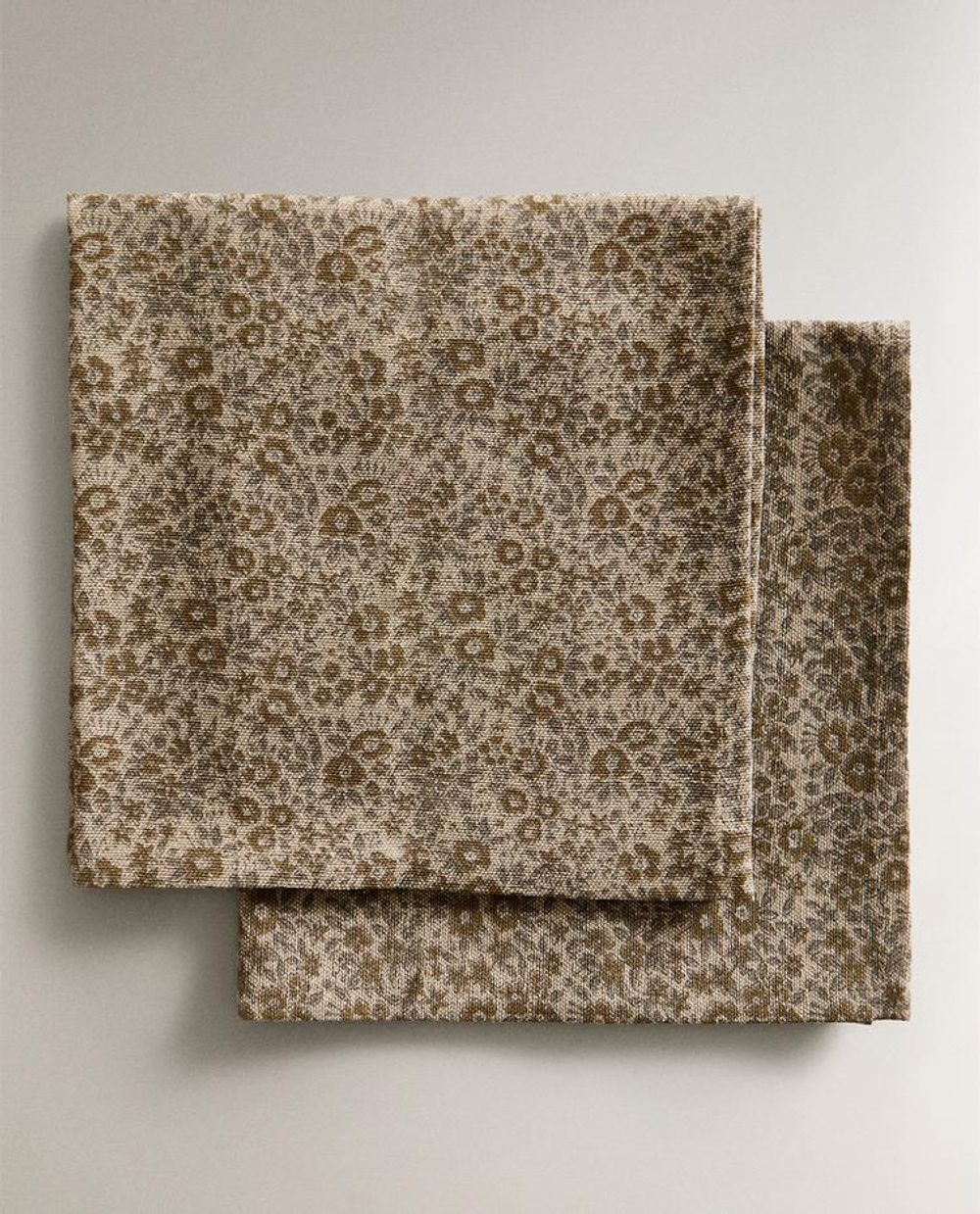 ZARA HOME САЛФЕТКИ С ЦВЕТОЧНЫМ ПРИНТОМ ( 2 ШТ.), КОРИЧНЕВЫЙ