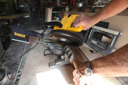 Торцовочная пила DEWALT DW714, 4600 об/мин, 13.1 кг