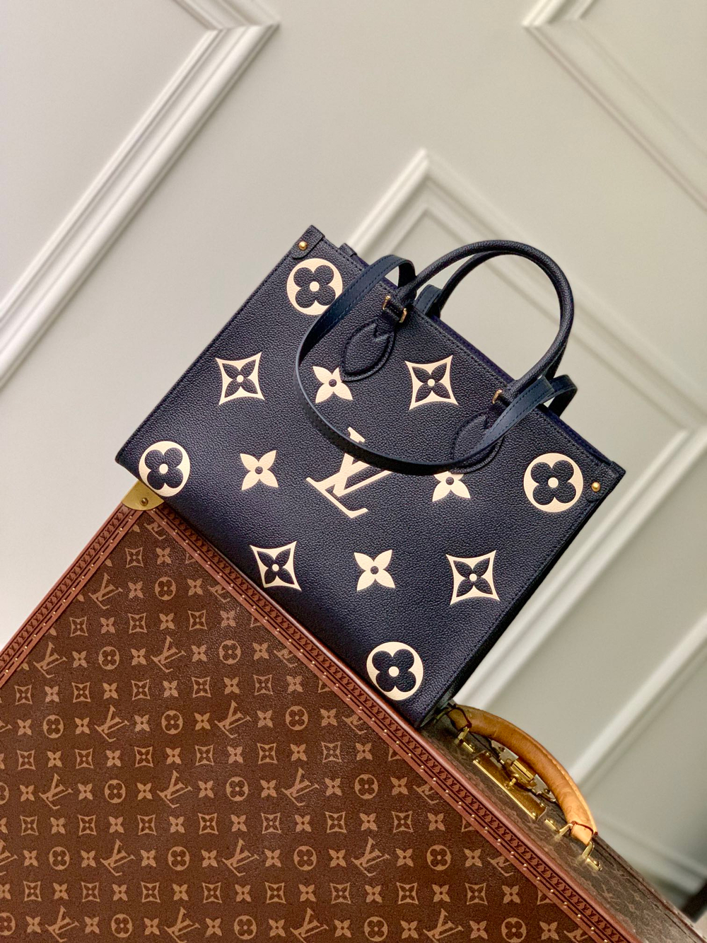 Louis Vuitton OnTheGo MM