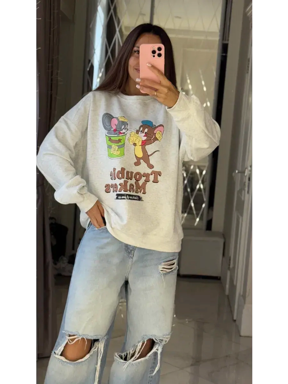 Свитшот женский с мультяшным принтом oversize