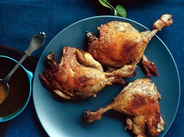 Утка с грушей и сальса японская